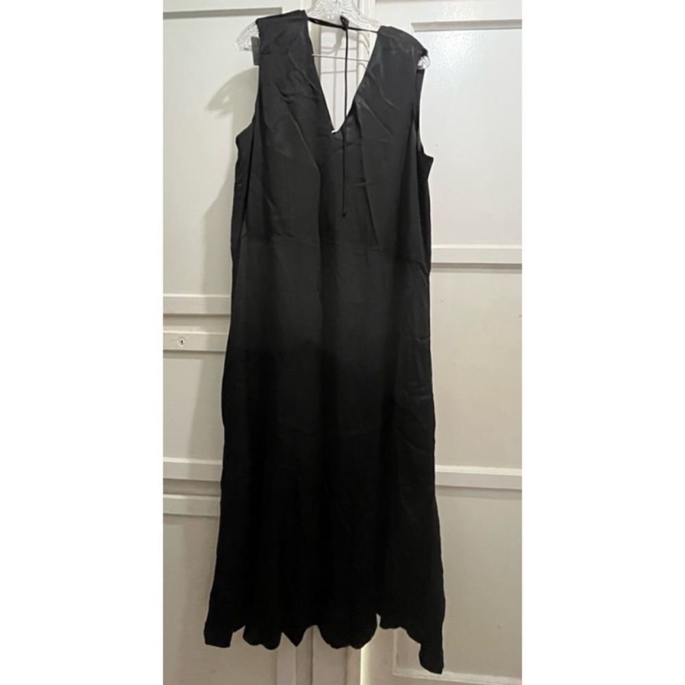EVERLANE
The Satin V-Neck Maxi Dress in Black Size S / NWOT - Picture 8 of 10